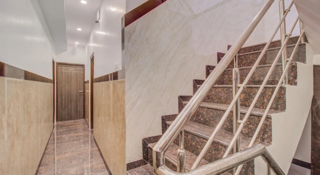 OYO 42009 Hotel A One Suite, Забронировать Отель Отели штата Махараштры 3 звезды, 3*