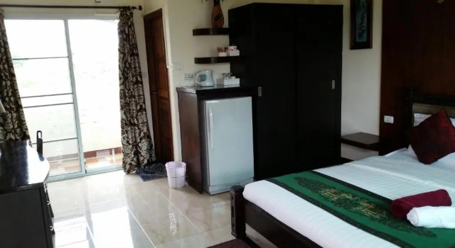 Двухместный номер Deluxe с балконом Mai Thai Guest House