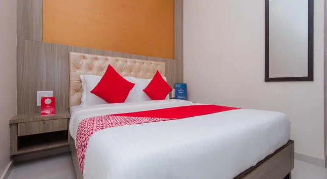 Golden Arch By OYO Rooms
