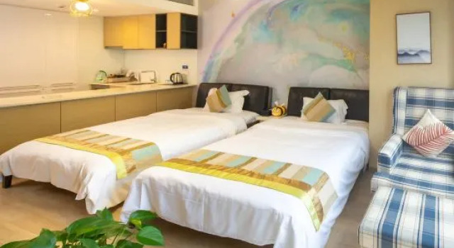 Семейный люкс Deluxe Yuelan Serviced Apartment (Qingdao Wusi Plaza & Vientiane City)