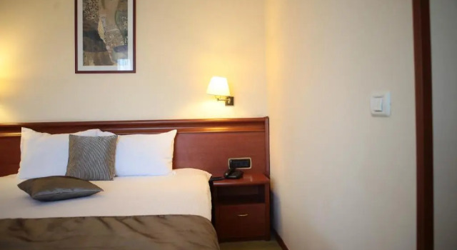 Balkonlu Standart çift kişilik oda Savoy Hotel