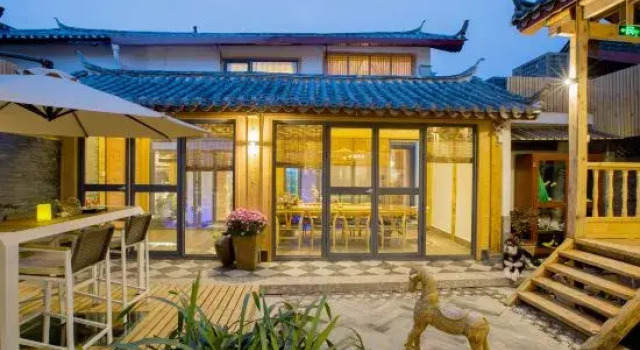 Yangguang Nali Chain Hostel (Gaoqiu Zhijia), Забронировать Хостел Хостелы Лицзян, рядом с Улица Сквер-стрит Древнего города Даянь, Хостел