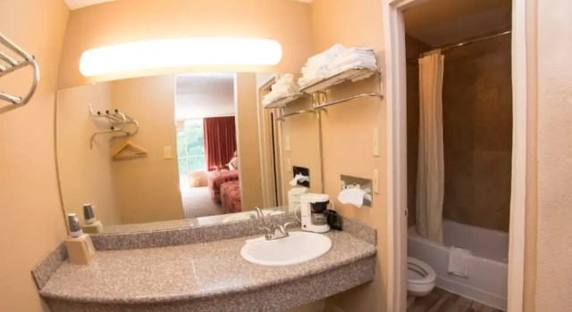 Четырёхместный номер Standard Audubon Inn