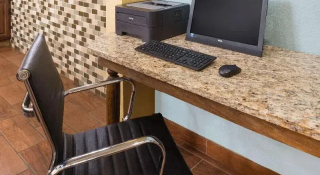 Super 8 by Wyndham Warrensburg, Boek Hotel Hotels in Missouri met zwembad, Zwembad