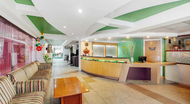 RedDoorz Plus near Mango Avenue Cebu, Book Hotel Cebu City Cebu