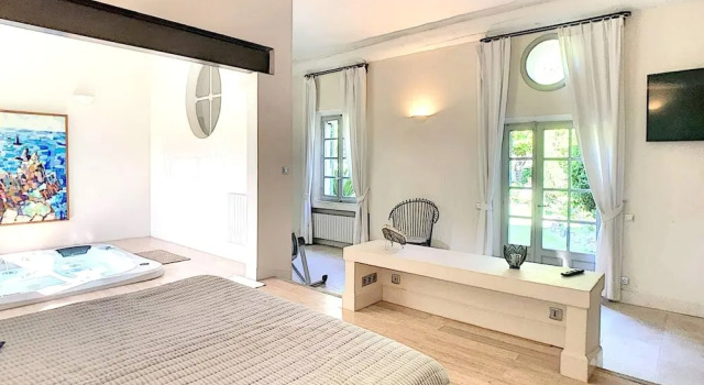 Villa with 6 Bedrooms in Saint-Rémy-De-Provence, with Private Pool, Enclosed Garden And Wifi - 266 Km From the Beach, Rezervasyon Villa Saint-Rémy-de-Provence Alpilles