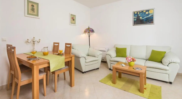 Апартаменты с балконом Apartments Leon