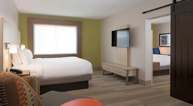 Люкс Holiday Inn Express Louisville Northeast by IHG