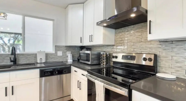 PERFECT Family Vacay! Scottsdale 3bd/2ba - NEW!, Забронировать Отель Отели Скотсдейл с парковкой, Парковка