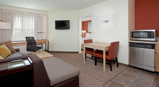 Двухместный люкс с 2 комнатами Residence Inn Salt Lake City Airport