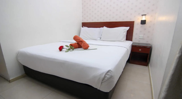 Hotel Zamburger Taman Perling, Varaa Hotelli Hotellit Johor pysäköinnillä, Pysäköinti