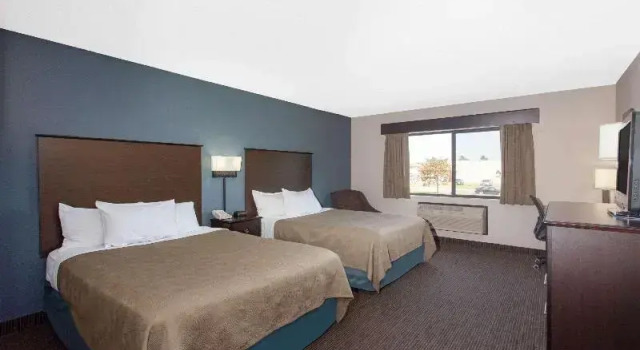Номер Executive AmericInn by Wyndham North Branch