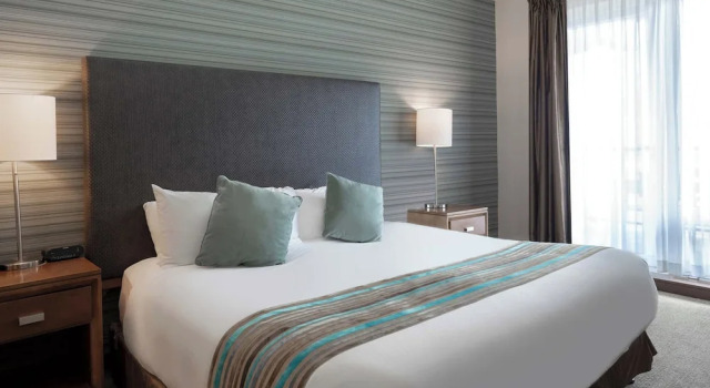 Люкс с 2 комнатами Sutton Place Hotel Revelstoke Mountain Resort