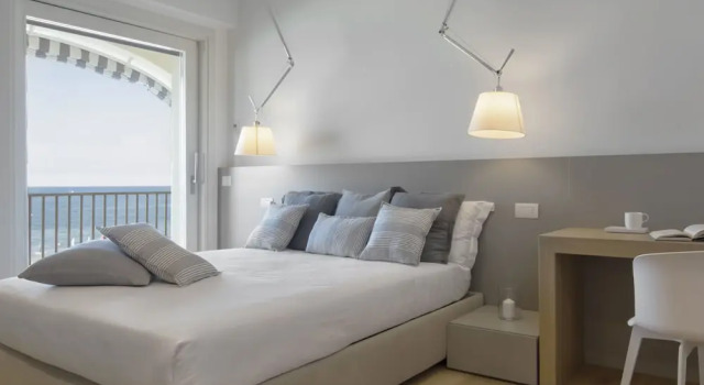 Luxury Suites Collection - Milano 33, Забронировать Отель Отели Риччоне с парковкой, Парковка