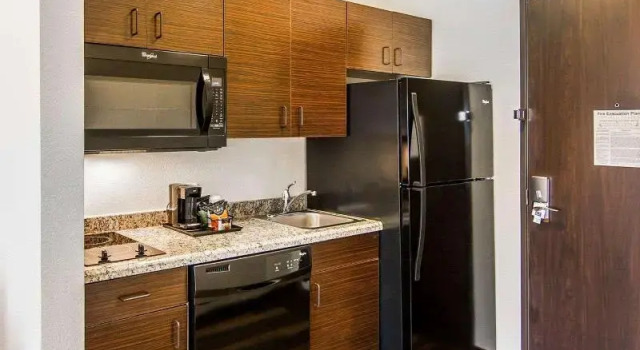 Четырёхместный люкс с балконом MainStay Suites Lufkin