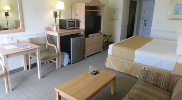 Номер Standard oceanfront Days Inn by Wyndham Daytona Oceanfront
