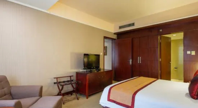Люкс Business New Century Pujiang Hotel