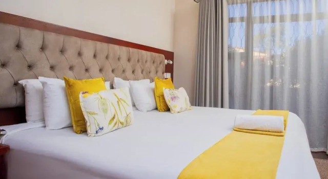 Camera Executive Bethel Suites