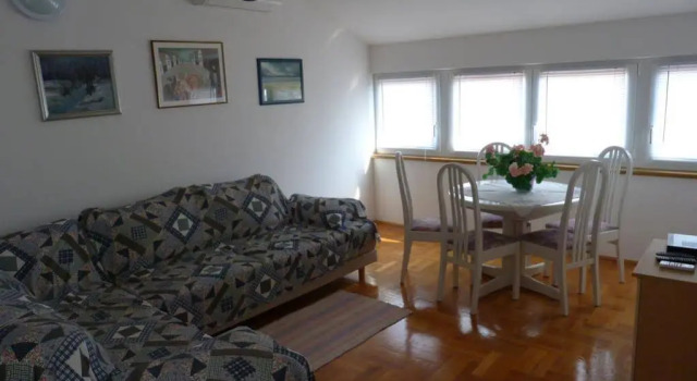 Danielov Frane, Rezerwuj Apartament Hotele w Strožanac z parkingiem, Parking