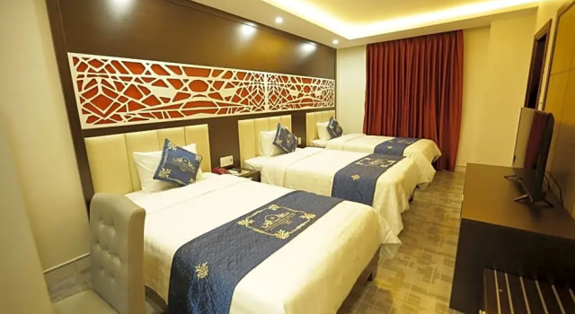 Трёхместный номер Deluxe Tuong Minh Hotel
