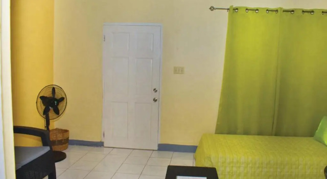 Unity Villa one bedroom apartment close to Montego Bay and Beaches with wifi
