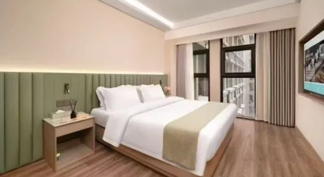 Люкс Hilary International Hotel (Zhonghuan City, Exit near Fanhua Avenue Metro Station)