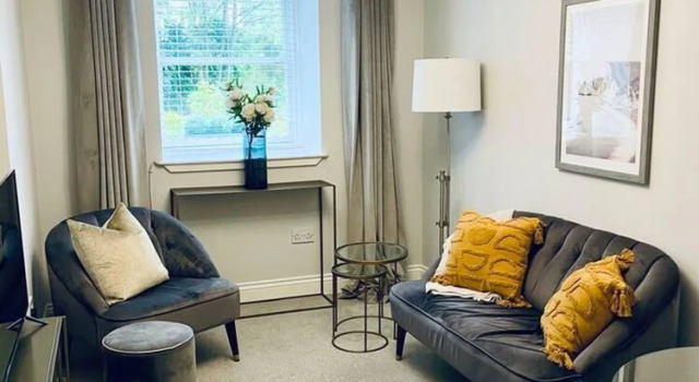Walk Anywhere From This Cosy Central Flat
