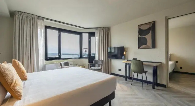 Четырёхместный номер Standard Leonardo Hotel IJmuiden Seaport Beach