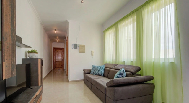 Airy Top Floor Apartment With Stunning Terrace, Réserver Appartement San Ġiljan Île de Malte