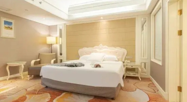 Люкс Deluxe Hengdian Film Town Fengjing Jiali Hotel (Qingming Shanghe Tu Branch)