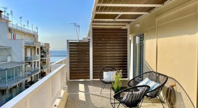 Апартаменты "new Retropolitan Club - Luxstay apt With Terrace In Patras"