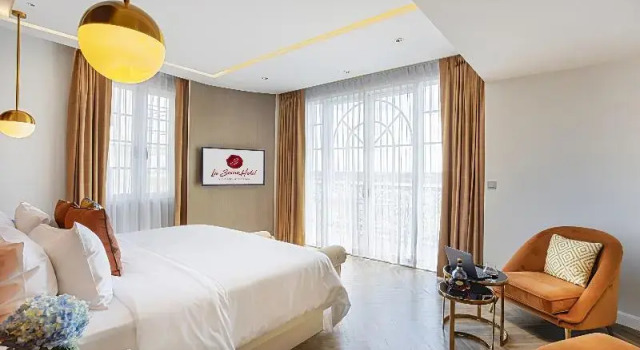 Двухместный номер Deluxe с балконом и с видом на реку La Seine Boutique Hotel