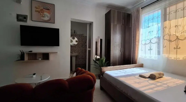 Lux Suites Lexy Homes Bamburi, Забронировать Отель Отели Бамбури с парковкой, рядом с KWS Head Office for Mombasa Marine Park, Парковка