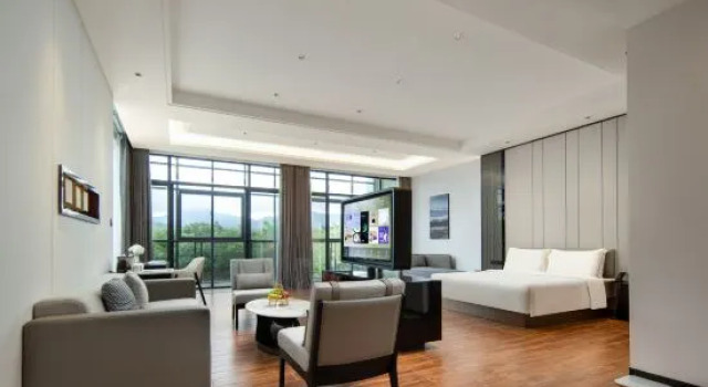 Люкс с балконом Atour X Hotel Shenzhen Jiaochangwei