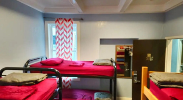 Кровать в общем номере European Hostel