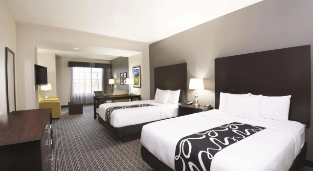 Четырёхместный люкс Deluxe La Quinta Inn & Suites by Wyndham Billings