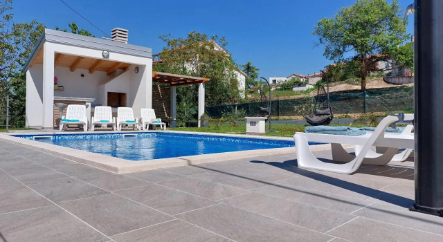 Villa Amoena with pool and sauna near Novigrad