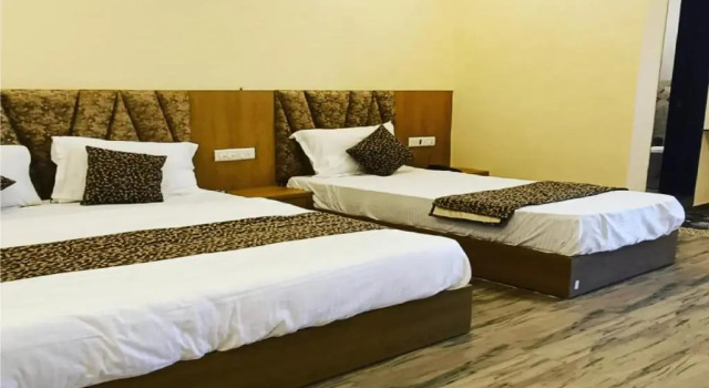 Четырёхместный номер Deluxe Hotel Fun Park Sanand