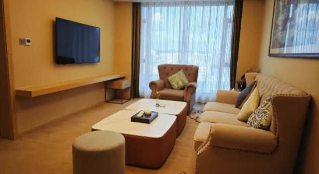 Люкс Vienna International Hotel Guangdong Foshan  Shishan Nanhai Sports Center