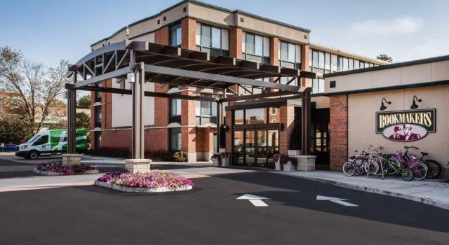Кровать в общем номере Holiday Inn Saratoga Springs by IHG