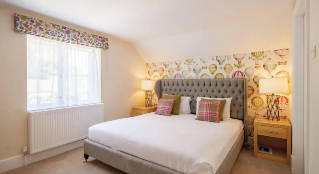 Семейный люкс The Highworth Hotel