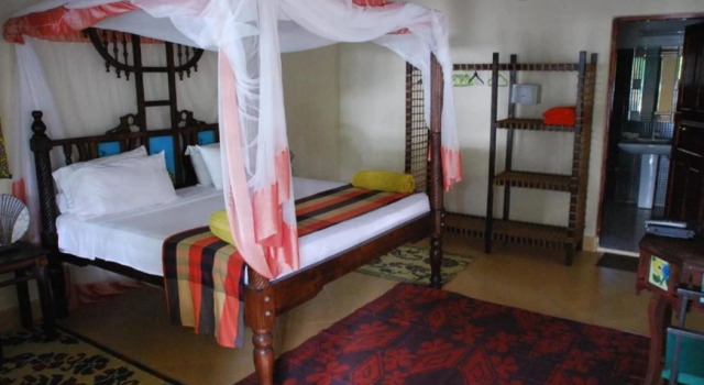 Makuti Beach Bungalows