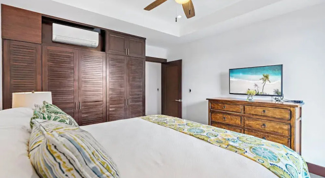 Luxury Condo with Panoramic Ocean Views, Sparkling Infinity Pool, and Modern Open-Concept Design, Rezerwuj Boutique Hotel Hotele w Guanacaste z parkingiem, Parking