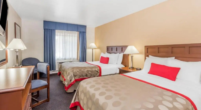 Четырёхместный номер Standard Baymont by Wyndham Waukesha