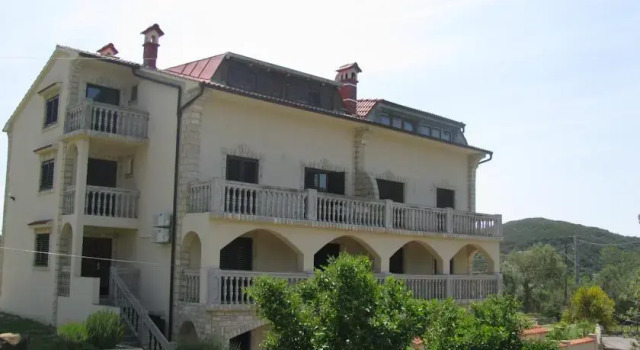 Apartments Basek, Prenota Appartamento Hotel a Isole Quarnerine con parcheggio, Parcheggio