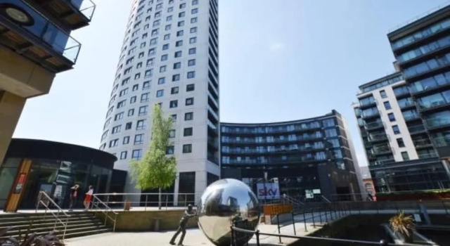 Modern Leeds City Apartment