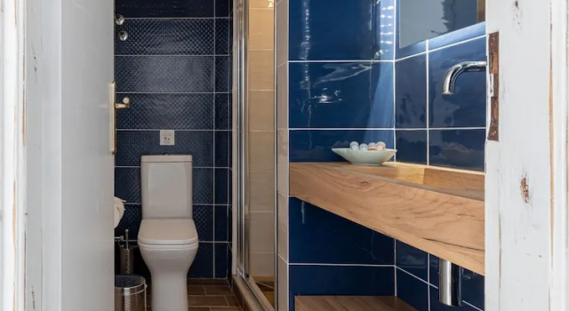 Четырёхместный номер Standard с видом на море Triton Beachfront Village Hotel