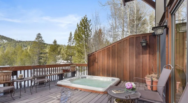 Wulf's Lodge at Olympic Valley Unwind in Hot Tub!, Забронировать Апартаменты/квартира Апартаменты Олимпик-Вэлли, Апартаменты/квартира
