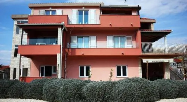 House Grebastica, Забронировать Отель Отели Шибеник с парковкой, Парковка