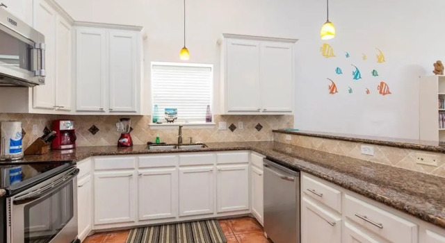 Коттедж Luxury Casa Picasso 3 BR Home with Private Pool